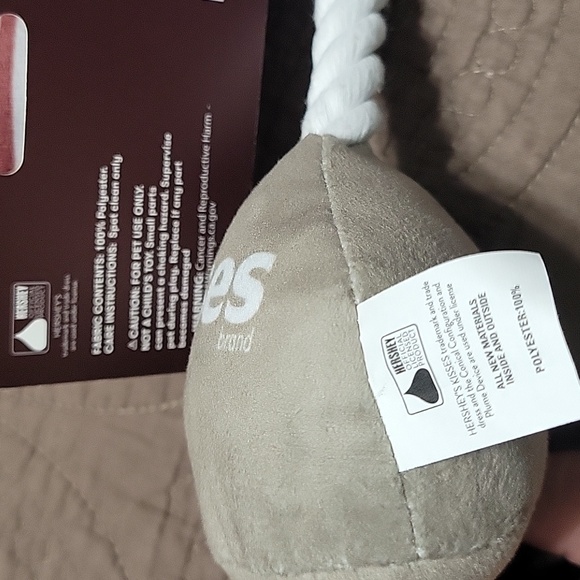 Set of 2 Hershey's Chocolate squeaky crinkle toys, Hershey Kiss and Candy Bar - Picture 8 of 10